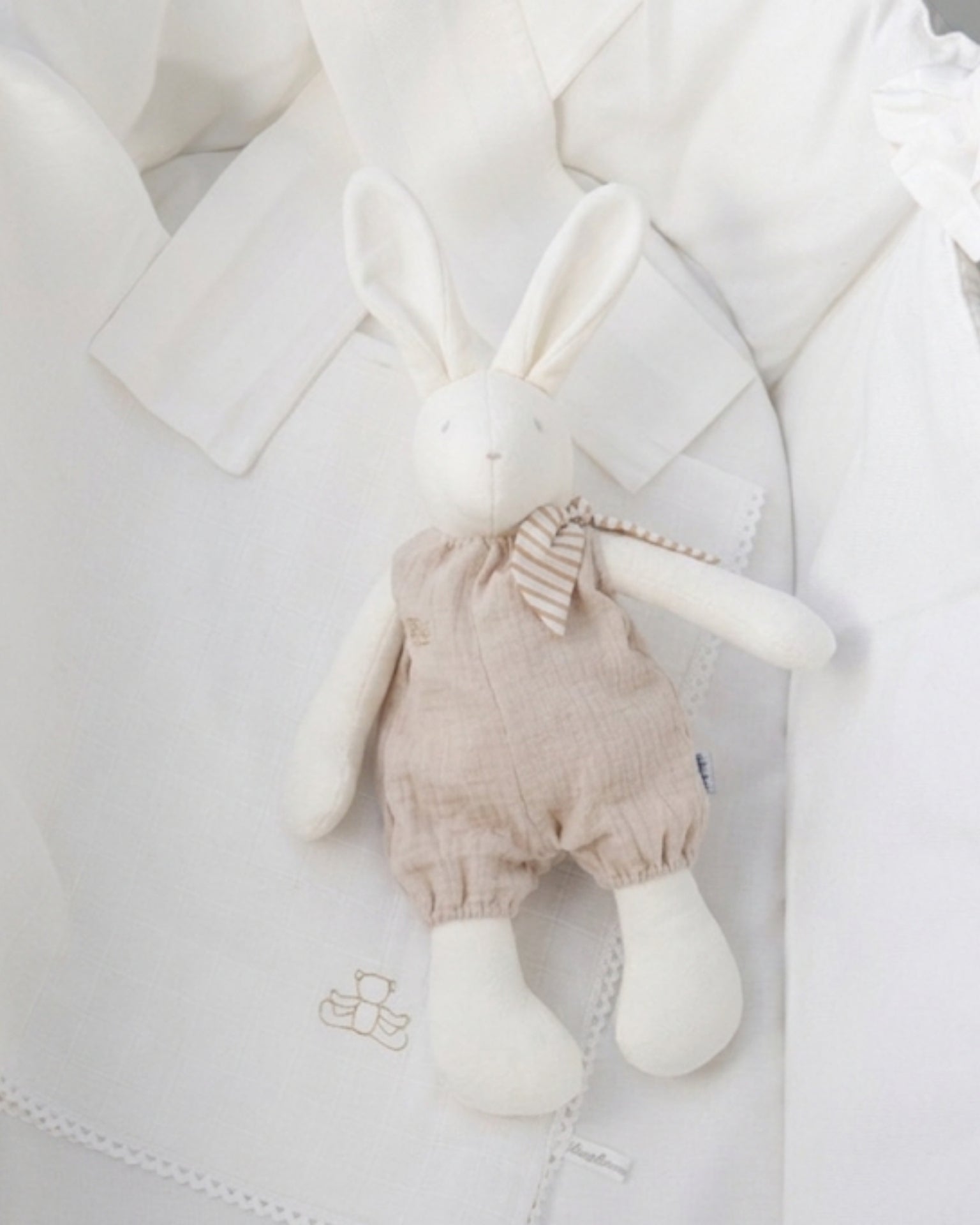 Poupée Joséphine le lapin