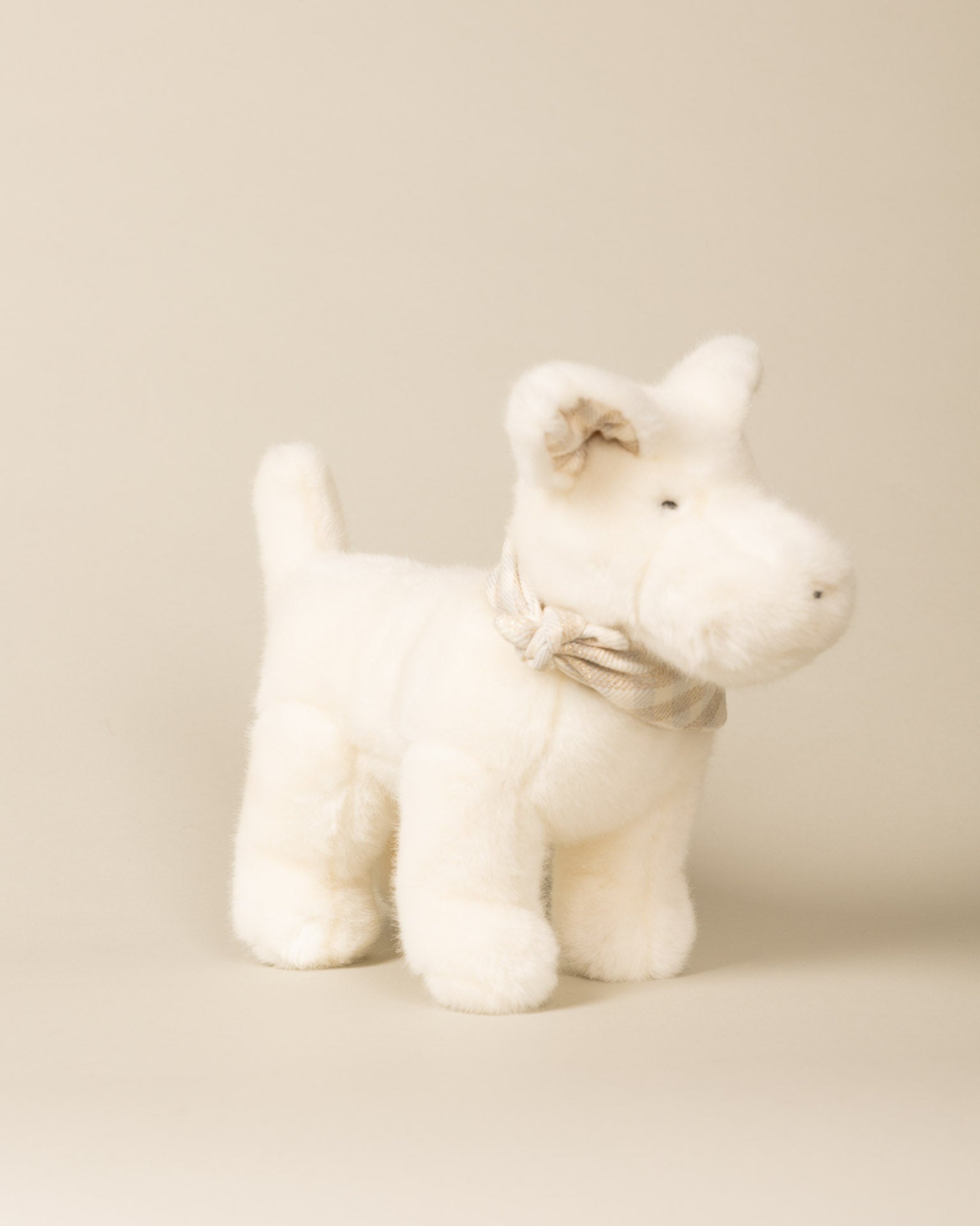 Peluche Chien Oscar Blanc Foulard Vichy Blanc