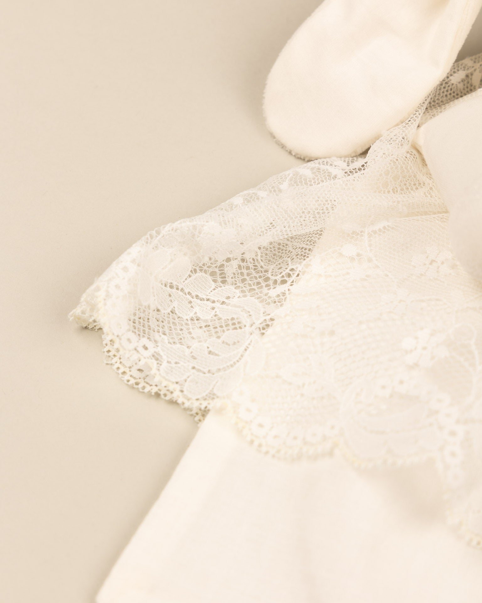 Doudou en Dentelle de Calais
