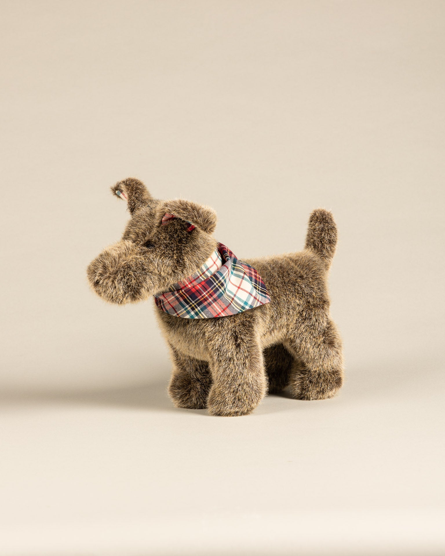 Peluche Chien Brun Oscar le Terrier