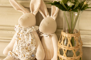 Poupée en tissu Arthus Le Lapin