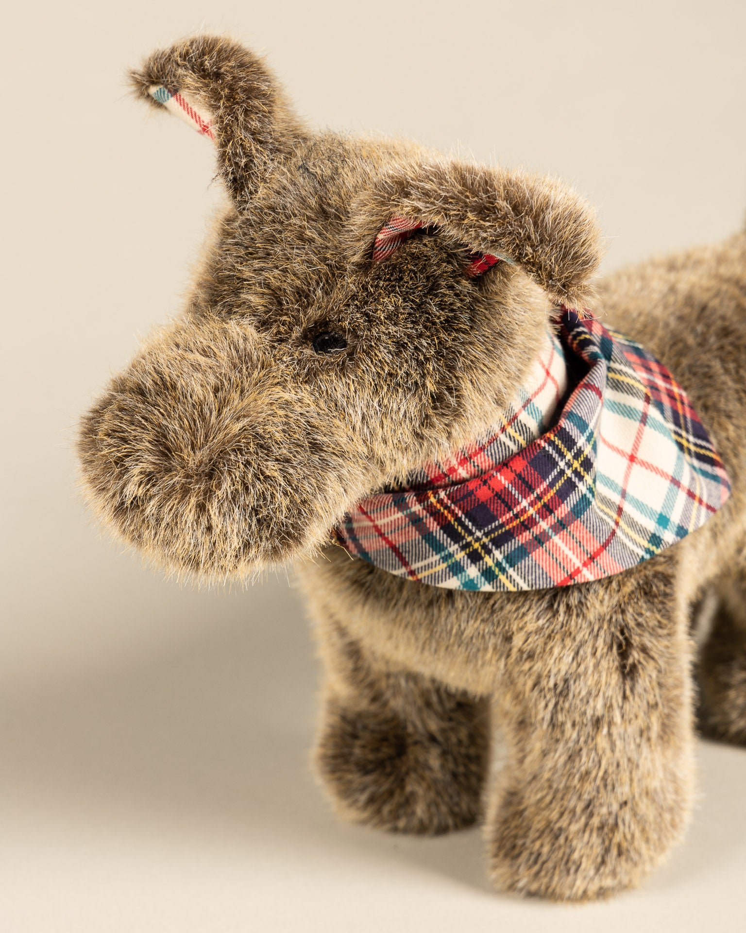 Peluche Le Terrier Oscar Brun